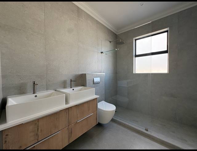 4 BEDROOM FREEHOLD FOR SALE IN SANDOWN